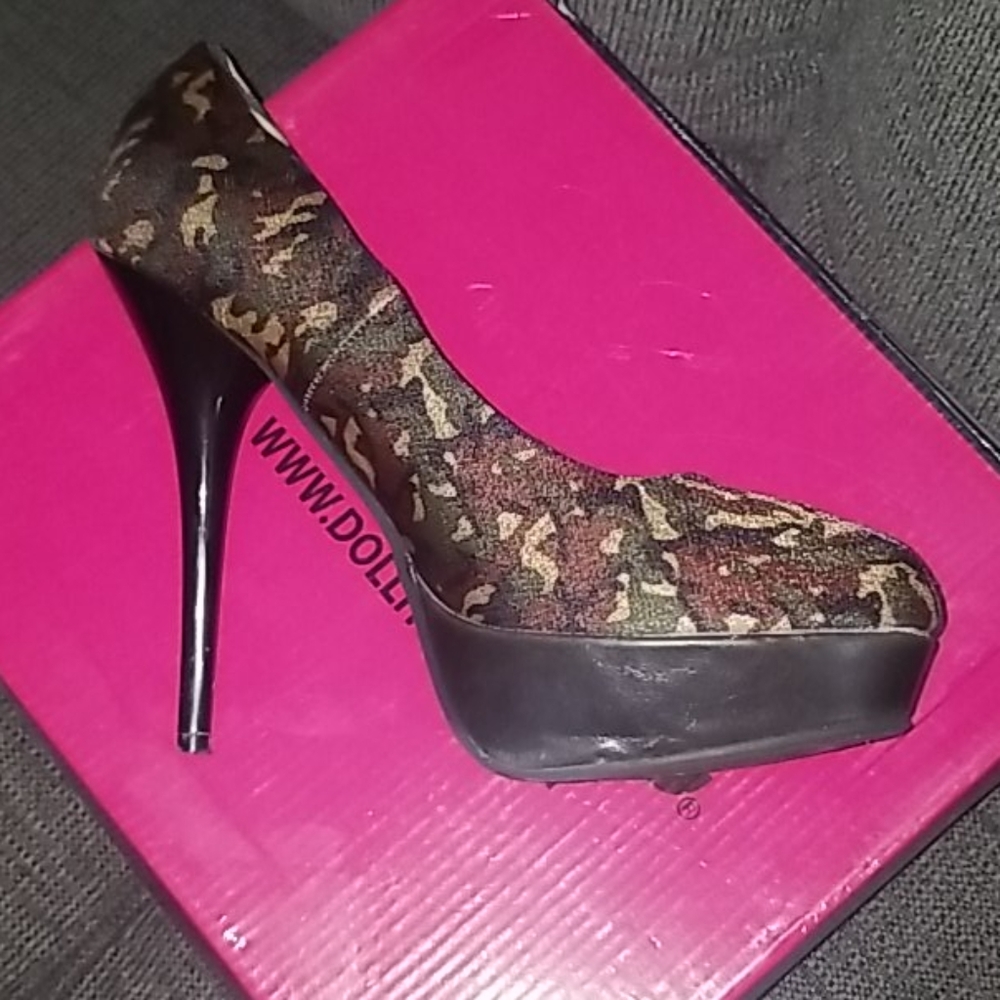 Dollhouse Camouflage Platform Pin Up Peep Toe Stilleto Heels 9